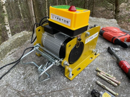 Wciągarka 500kg, 40m, pilot radiowy Wciągarka Budowlana TRETOS Military (TR-50040) + ramię do wciągarki TRETOS Military 300-600 kg (TR-60065)