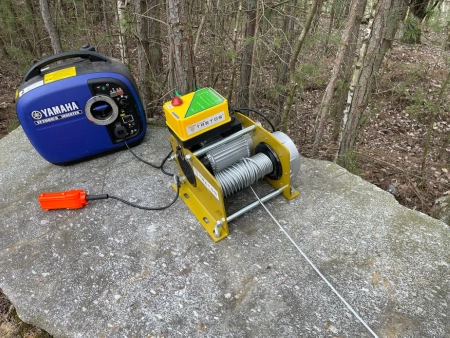 Wciągarka 500kg, 40m, pilot radiowy Wciągarka Budowlana TRETOS Military (TR-50040) + ramię do wciągarki TRETOS Military 300-600 kg (TR-60065)