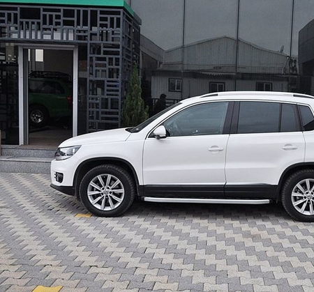 Stopnie boczne - Volkwagen Tiguan 2016+ (długość: 171 cm) 01664907