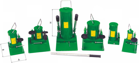 Zestaw: siłownik hydrauliczny, pompa hydrauliczna dwustopniowa, przewód wysokociśnieniowy, szybkozłącze 1/4 ’’ między siłownikiem a przewodem, manometr (w stanie złożonym:122 mm, skok tłoków: 46 mm, udźwig: 50 T) 62781557